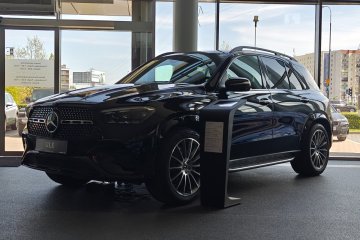 300 d 4MATIC Pakiet wyposażenia AMG Premium Night 0455920447