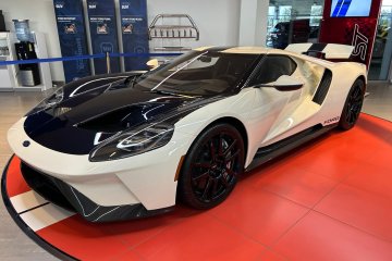 Ford GT Heritage Edition 